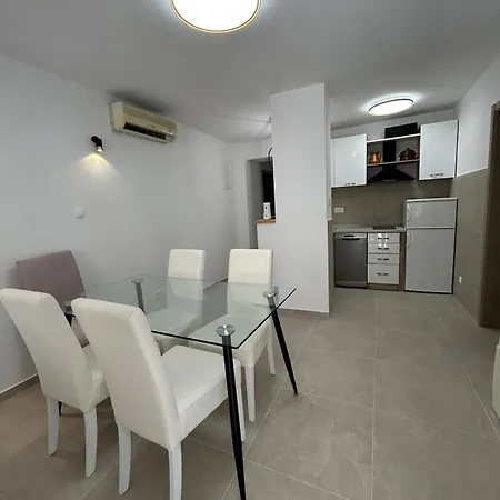 Rose New 2br With Garden Patio In Lapad * Dubrovnik