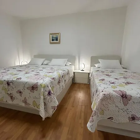 Rose New 2br With Garden Patio In Lapad Lägenhet *